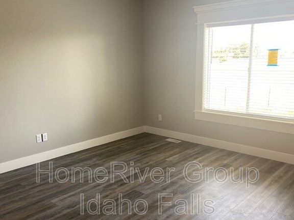3rd image of 3420 E Guila Dr