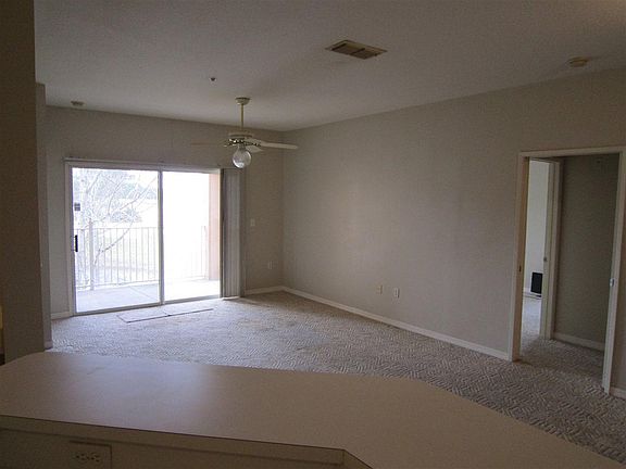 4th image of 610 Fairway Dr APT 208