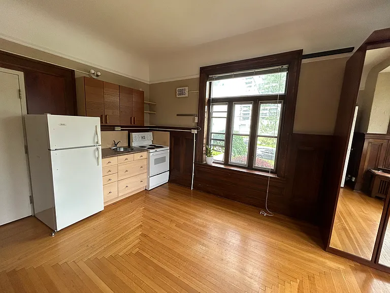 646 Broadview Ave #100C — Photo 5
