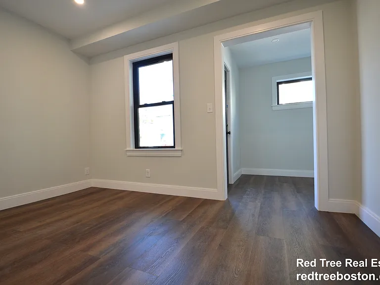 35 Hunnewell Ave #3 — Photo 6