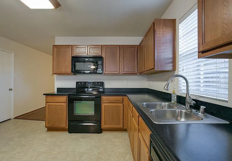 4541 Martingale View Ln — Photo 20