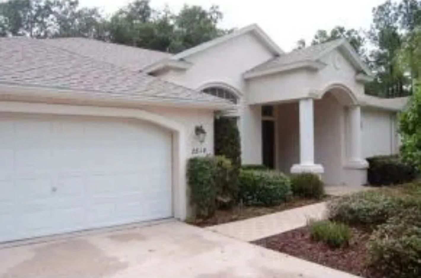 Spacious Renovated 3BR Home with Bonus Living Space in Desirable NE Ocala — Photo 3