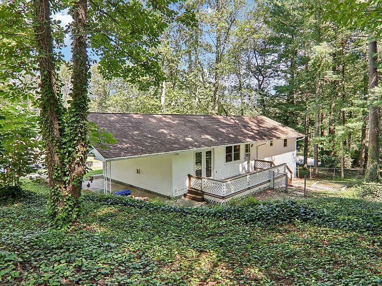 325 Comet Dr — Photo 36