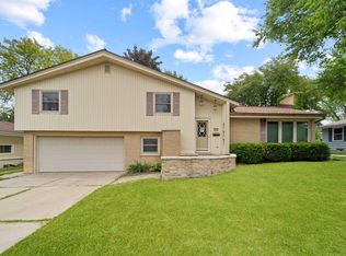 513 W Michigan St, Appleton, WI 54911