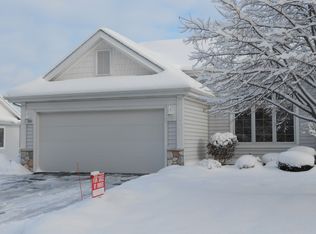 301 Shoreside South Dr SE, Grand Rapids, MI 49548