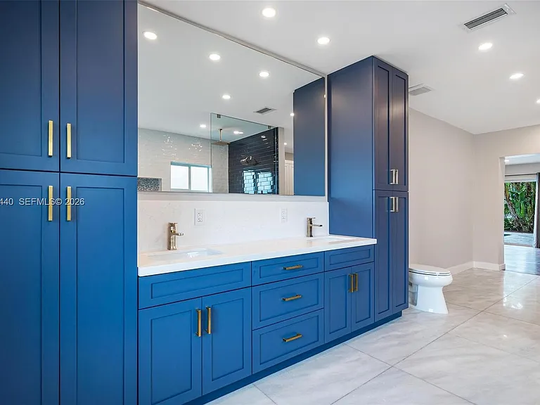 739 Blue Rd — Photo 15