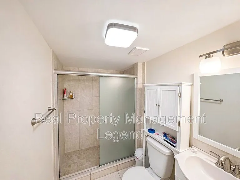 409 La Salle Dr — Photo 8