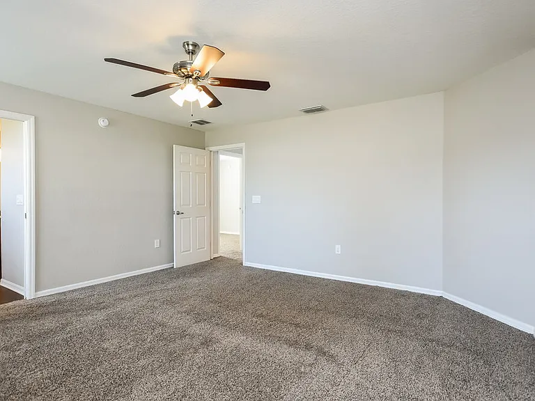 4736 Summerfield Cir — Photo 10