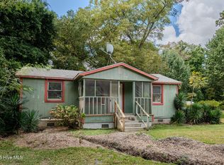 409 S Bodenheimer St, Burgaw, NC 28425