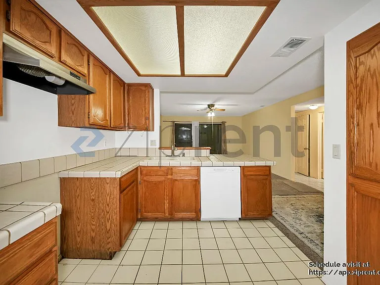 11684 Ash St — Photo 8
