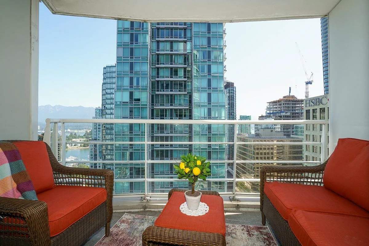 3 bed, 1173 sqft, $4,790 — Photo 2