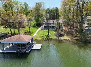 113 Oak Hollow Rd, Moneta, VA 24121