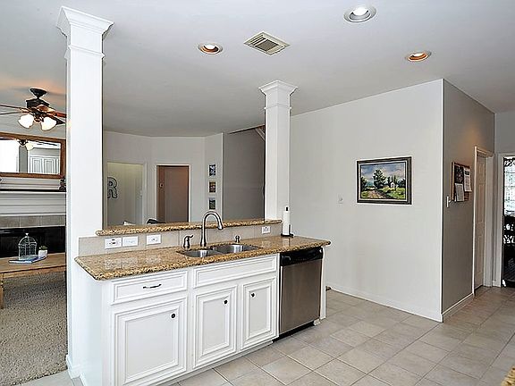 5th image of 14738 Raven Hollow Ln