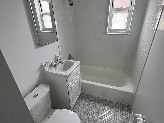 4th image of 22419 64th Ave