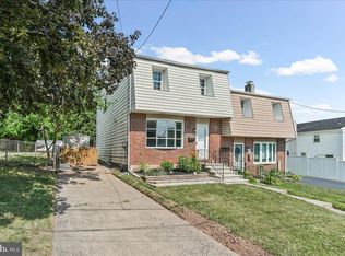 411 Glass St, Spring City, PA 19475