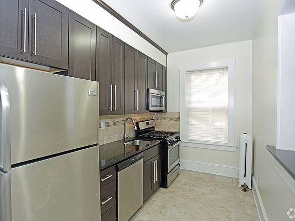 2nd image of 28 Gates Ave #2361688