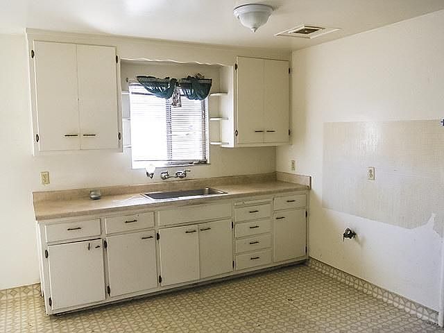 2nd image of 23351 Jorgensen Ln