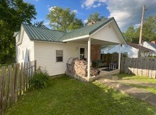90 Riverside Ln, Irvine, PA 16329