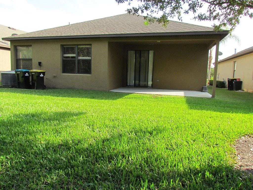 3 bed, 1711 sqft, $2,090 — Photo 3