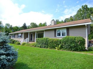 97 Cobbleview Rd, Williamstown, MA 01267