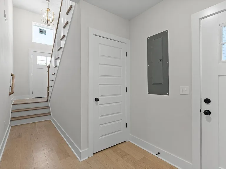 638 Ladd Ave — Photo 26