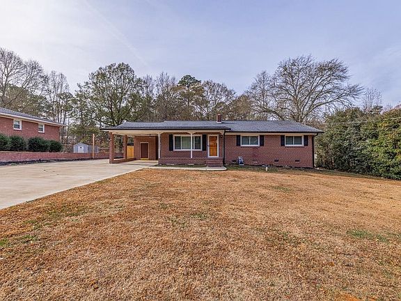 3rd image of 207 Maid Marion Dr