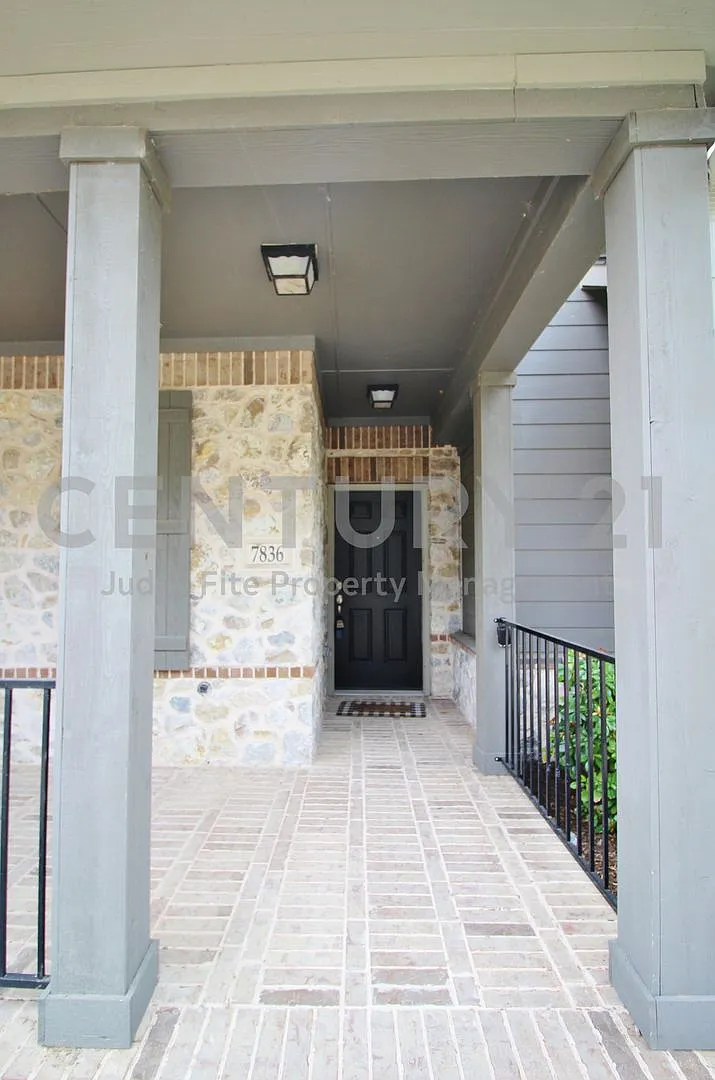 Beautiful 3-Level, 3/3.5/2 Townhome Near Lake Ray Hubbard! — Photo 3