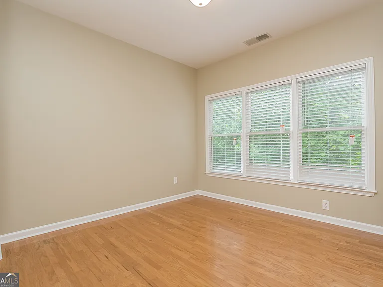 90 Observatory Dr — Photo 3