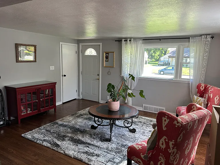 302 Taft St — Photo 6