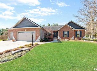 5 Whispering Pines Ln, Congerville, IL 61729