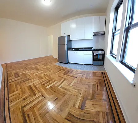 Rented by Metro Park Realty Inc | media 2