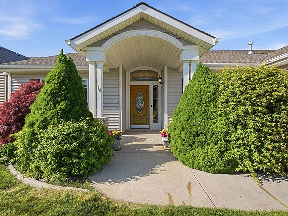 2nd image of 2610 W Parkway Dr