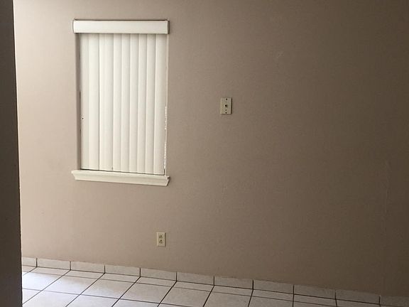 5th image of 4313 Royal Palm St