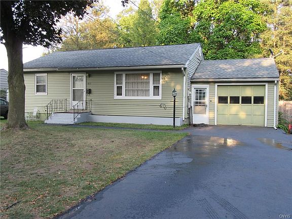 2nd image of 1817 Valley Dr