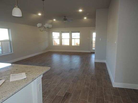 4th image of 3324 Oak Ln