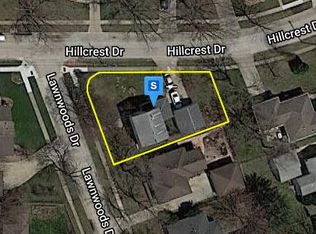 5013 Lawnwoods Dr, Des Moines, IA 50310