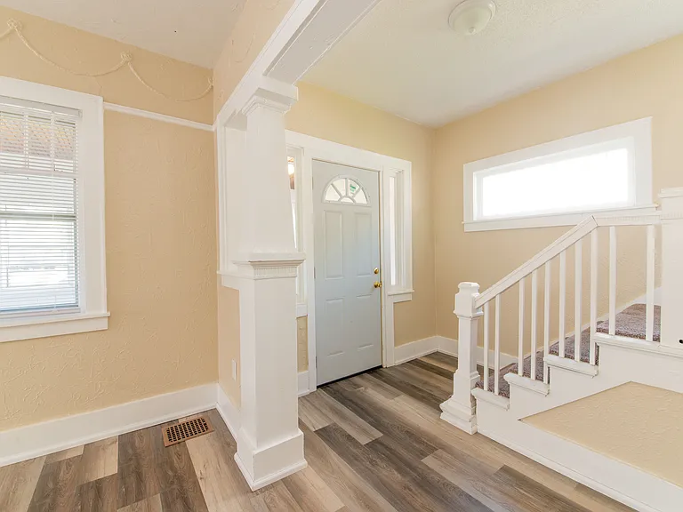1130 Lafayette Ave SE — Photo 5