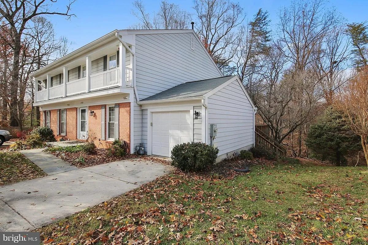 Building Photo - 11465 Oak Leaf Dr