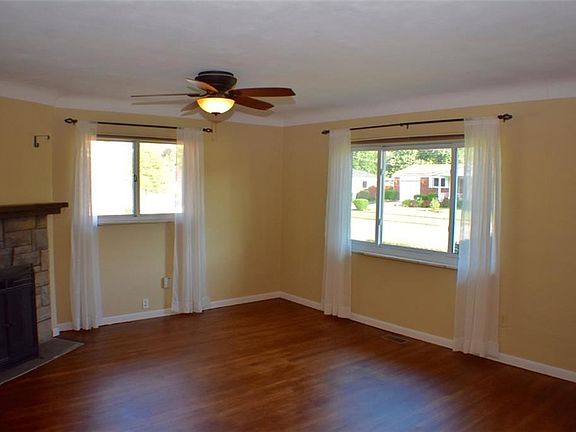5th image of 1905 Echo Woods Ct