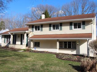 419 Mowbray Rd, Akron, OH 44333