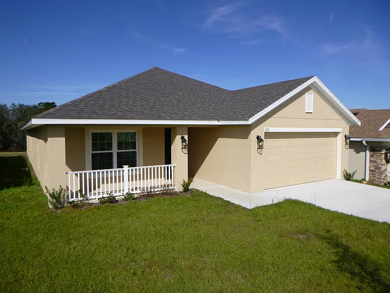 633 W Rexford Dr — Photo 2