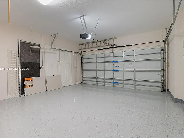 2675 Clipper Cir — Photo 23