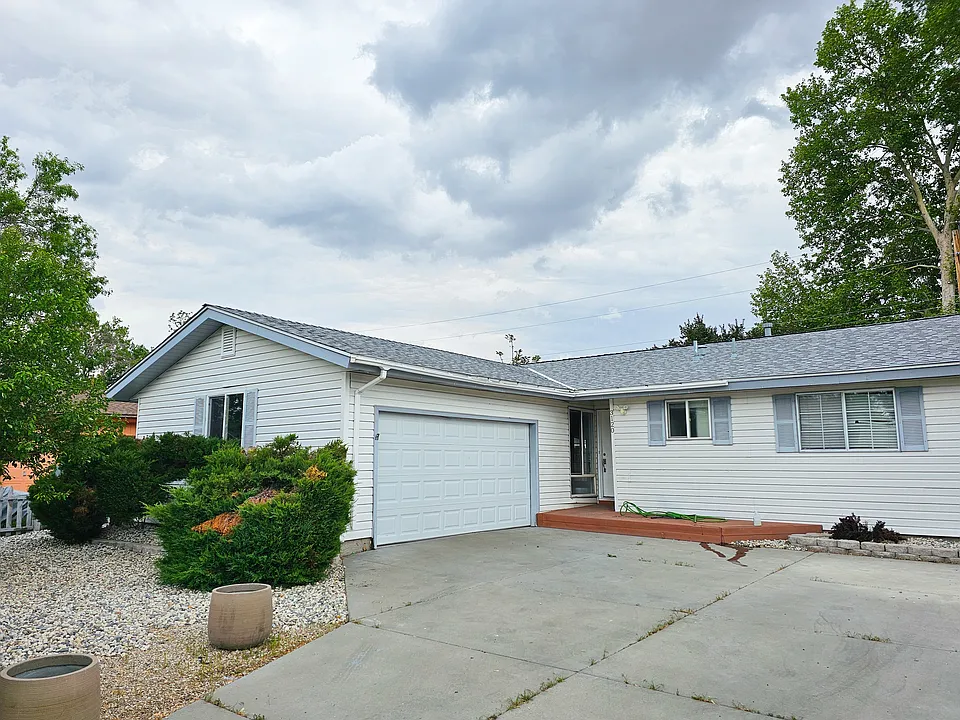 3120 Elaine Way