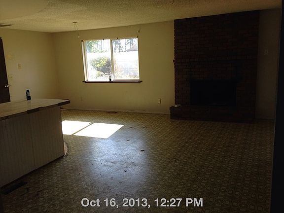 3rd image of 595 Lake Ave