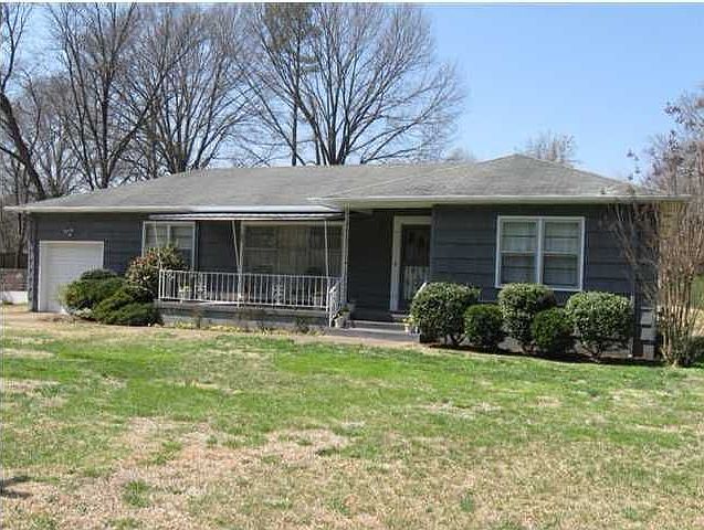 1st image of 105 Woodvale Ave