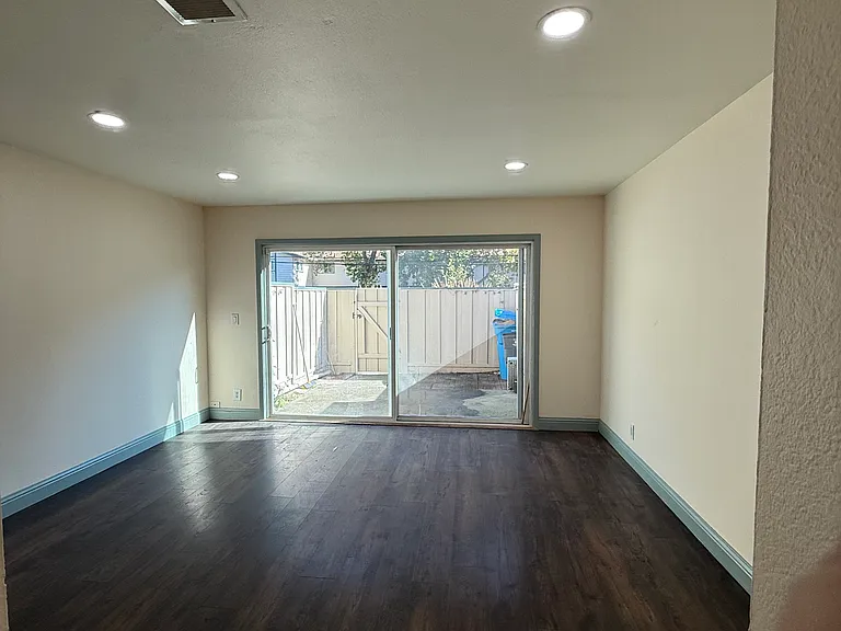 1399 Terra Nova Blvd — Photo 19
