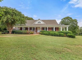 22 Meadow Ln, Jefferson, GA 30549