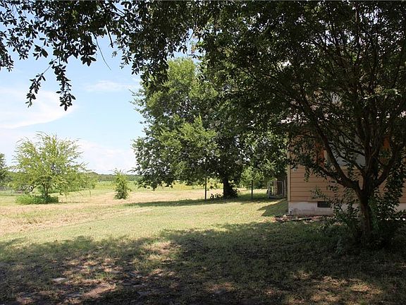 3rd image of 1326 Private Road 2268