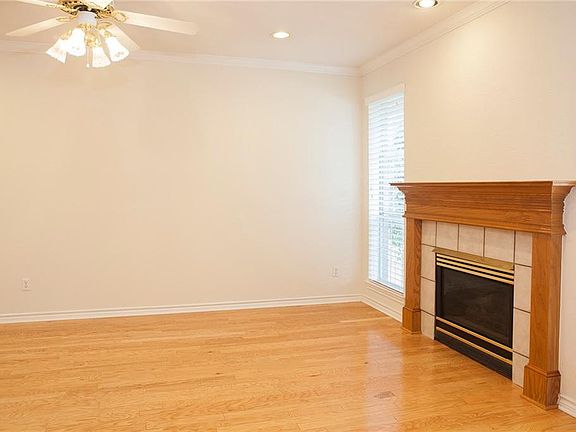 3rd image of 1705 Tremont Ave
