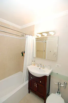 Rented by Bohemia Realty Group | media 27